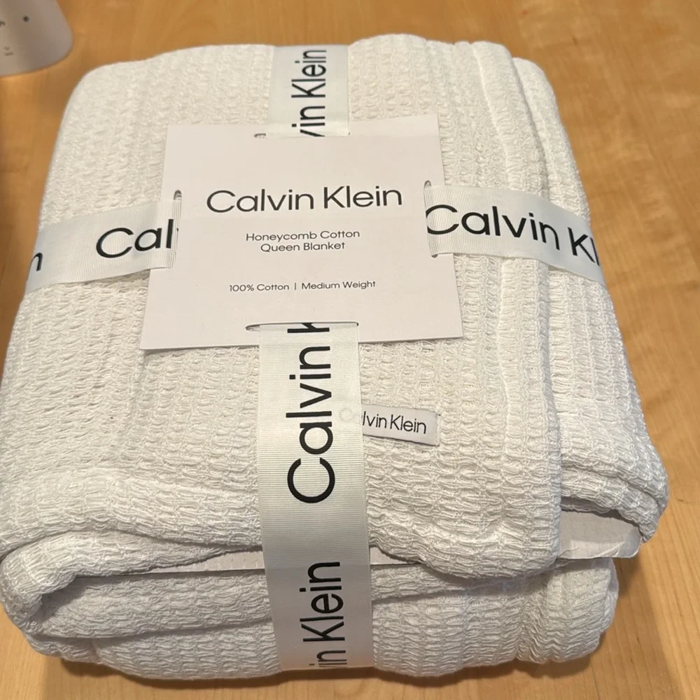 Calvin Klein Honeycomb Cotton Queen Blanket NWT